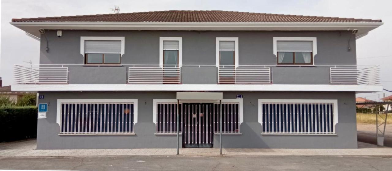 La Villa Hostal Calvarrasa de Abajo Luaran gambar