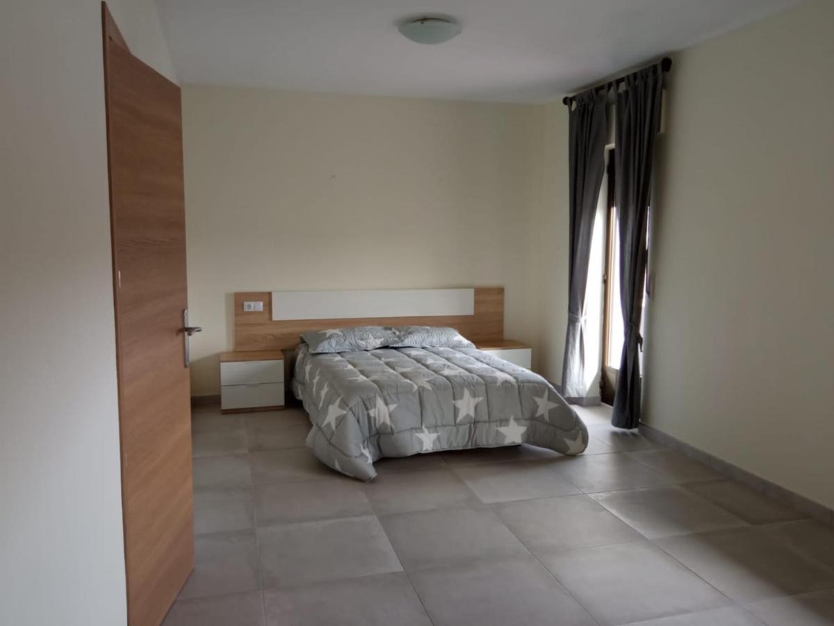 La Villa Hostal Calvarrasa de Abajo Luaran gambar
