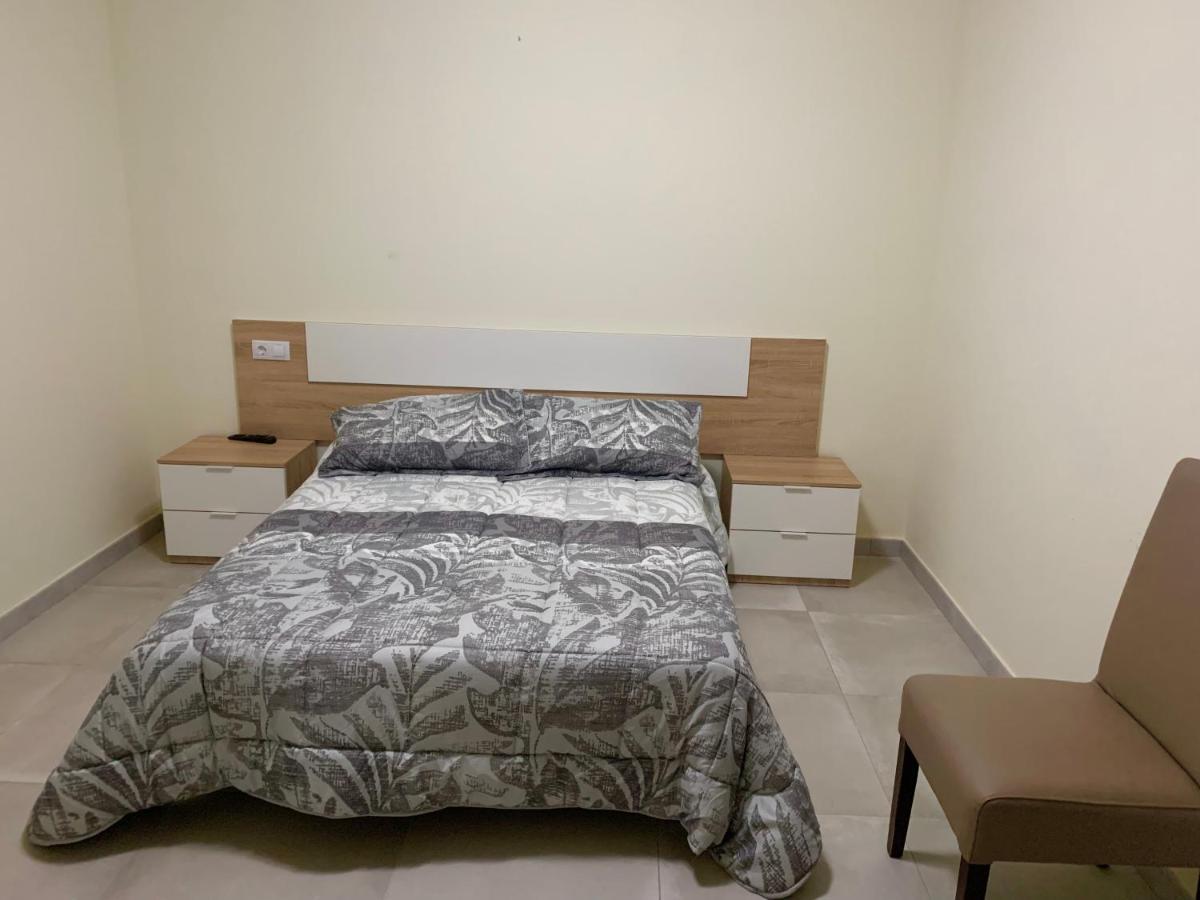 La Villa Hostal Calvarrasa de Abajo Luaran gambar
